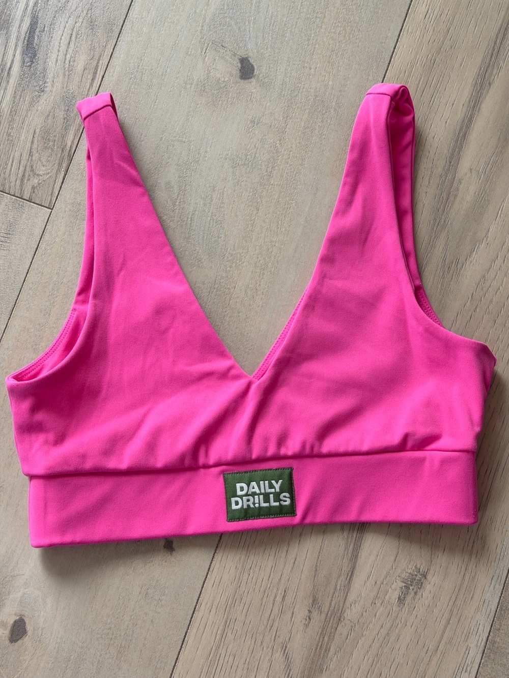 Daily Drills Hot Pink V-Neck Sports Bra Longline Athletic Workout Yoga Top Small